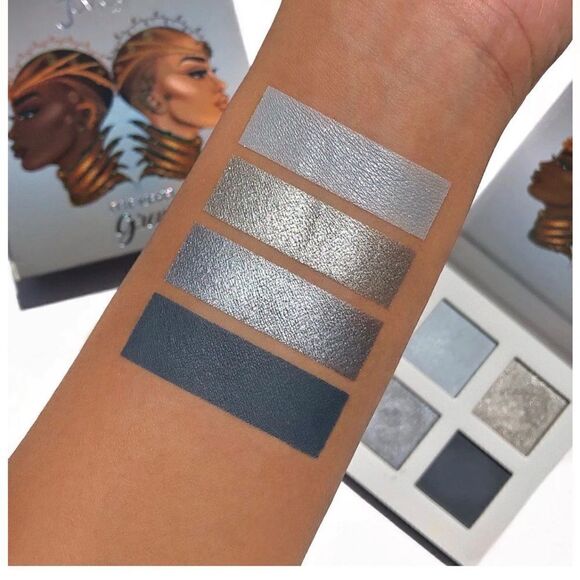 Juvia’s Place The Rebel Greys Eyeshadow Palette - Picture 3 of 9